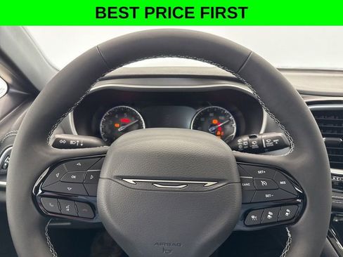 New 2027 Chrysler Pacifica Limited AWD/4WD image 28