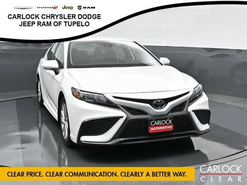 Used 2024 Toyota Camry SE image 6