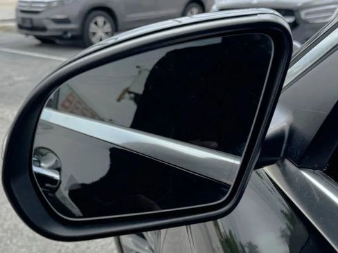 Used 2015 Mercedes-Benz C 300 4MATIC Sedan image 11
