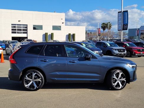 Used 2022 Volvo XC60 T8 R-Design w/ Advanced Package image 4