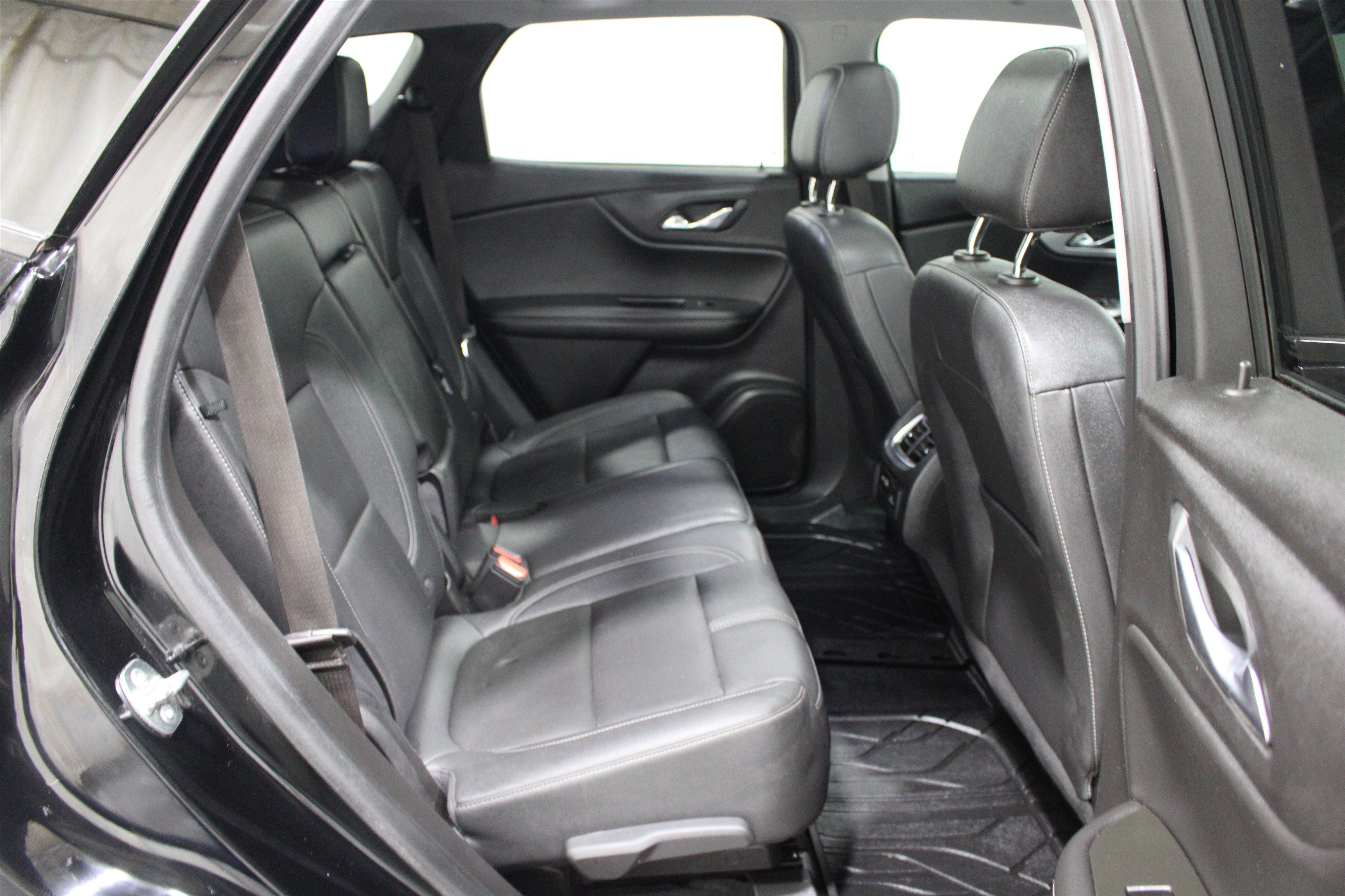 Used 2023 Chevrolet Blazer LT w/ Sound & Technology Package FWD image 26
