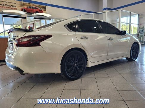 Used 2018 Nissan Altima 2.5 SR w/ SR Midnight Edition image 4