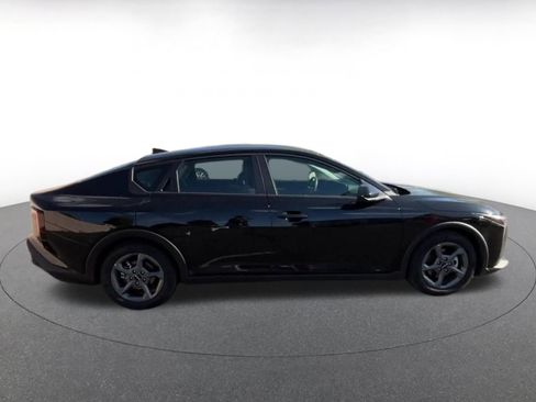 Used 2025 Kia K4 LXS image 16