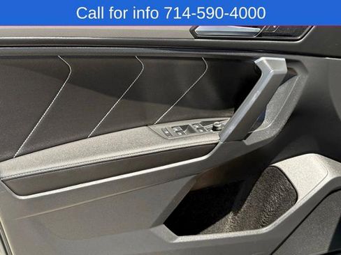 Used 2023 Volkswagen Tiguan SE R-Line FWD image 9