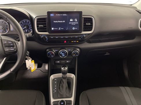 Certified 2022 Hyundai Venue SEL image 16