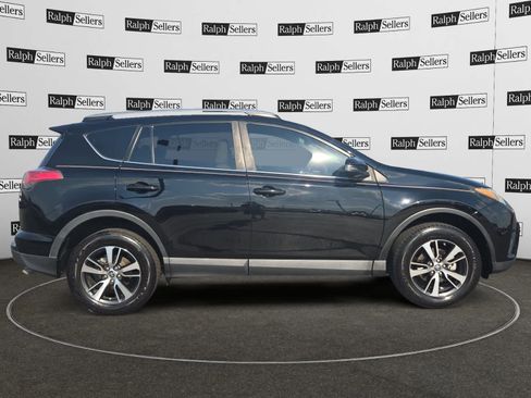 Used 2017 Toyota RAV4 XLE image 7