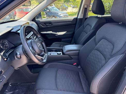 Used 2025 Nissan Pathfinder SV AWD/4WD image 29
