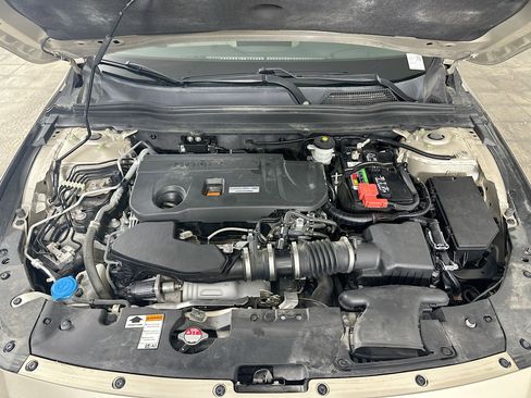 Used 2018 Honda Accord Touring image 33