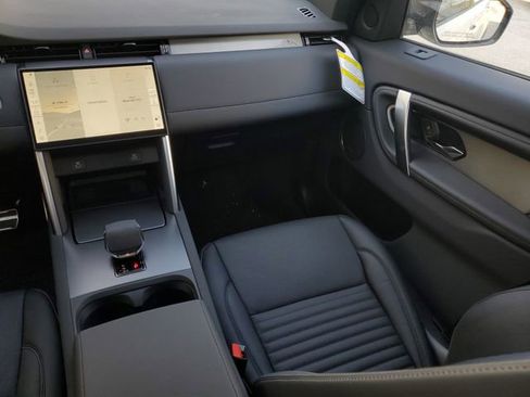 New 2026 Land Rover Discovery Sport Landmark AWD/4WD image 17