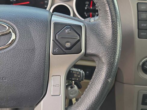 Used 2017 Toyota Sequoia Platinum image 26