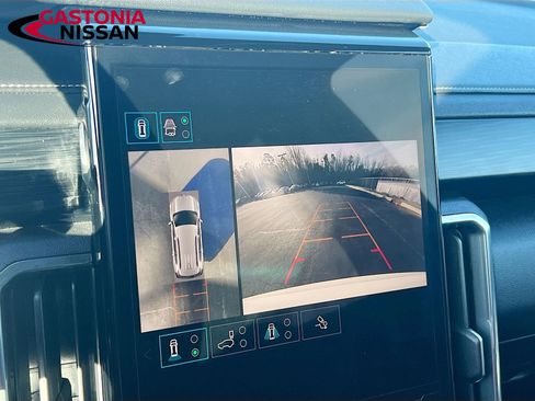 Used 2025 GMC Acadia Elevation image 18