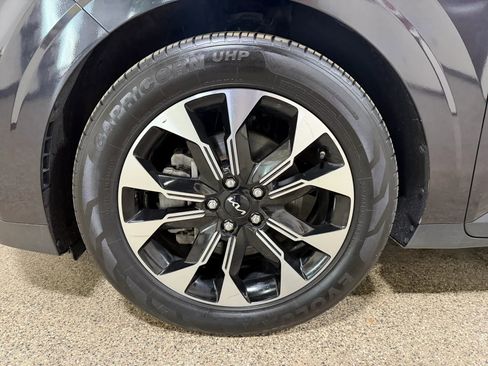 Used 2023 Kia Carnival EX FWD image 49