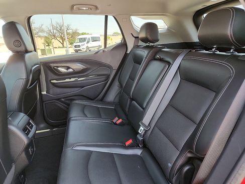 Used 2023 GMC Terrain SLT image 5
