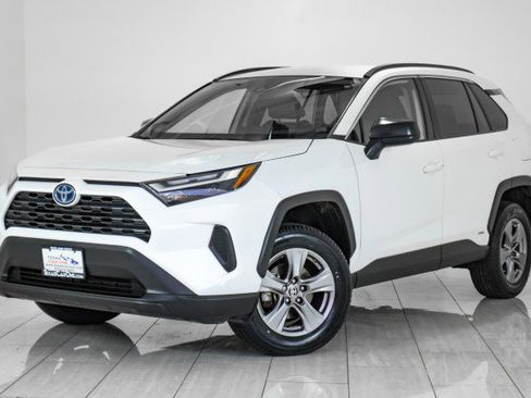 Used 2024 Toyota RAV4 LE image 4