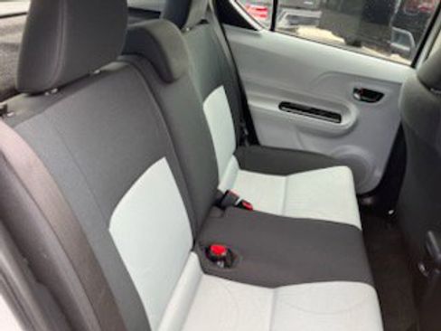 Used 2012 Toyota Prius C One image 5