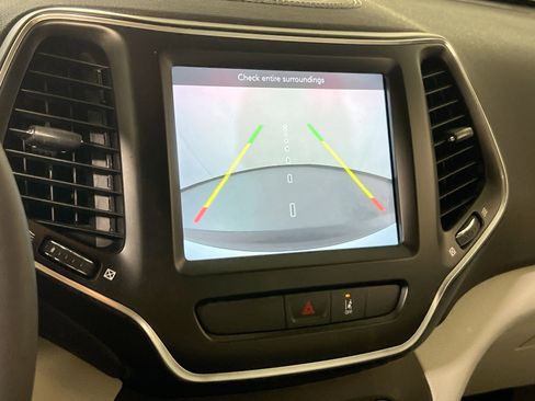 Used 2022 Jeep Cherokee Latitude Lux image 13