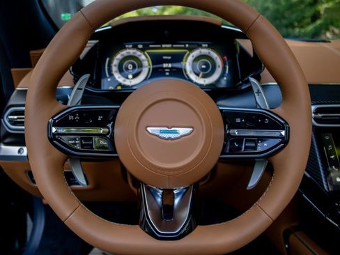 Used 2026 Aston Martin V8 Vantage Coupe image 13