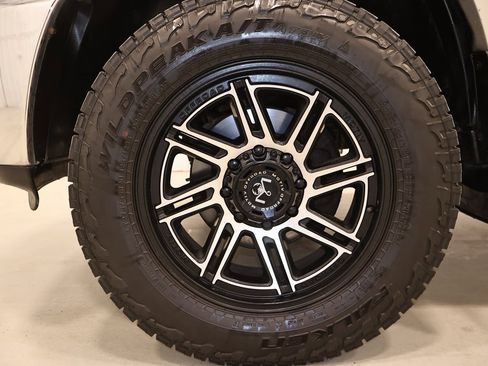 Used 2010 Dodge Ram 2500 Truck Laramie image 37