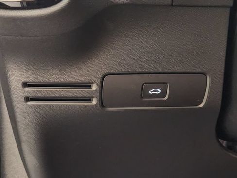 New 2026 Volvo XC40 B5 Plus w/ Protection Package Premier AWD/4WD image 22
