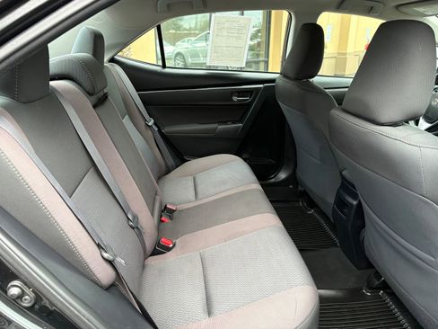 Used 2018 Toyota Corolla LE image 18