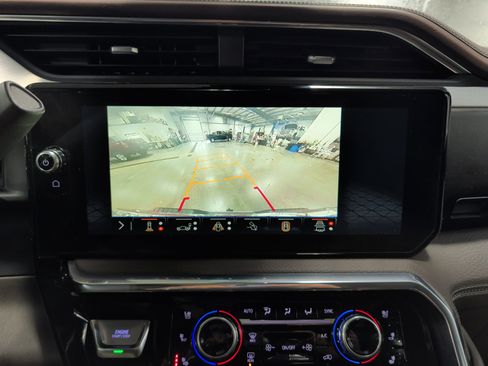 Used 2024 GMC Sierra 3500 Denali w/ Denali Reserve Package image 14