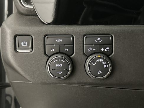 Used 2024 Chevrolet Silverado 1500 LT AWD/4WD image 50