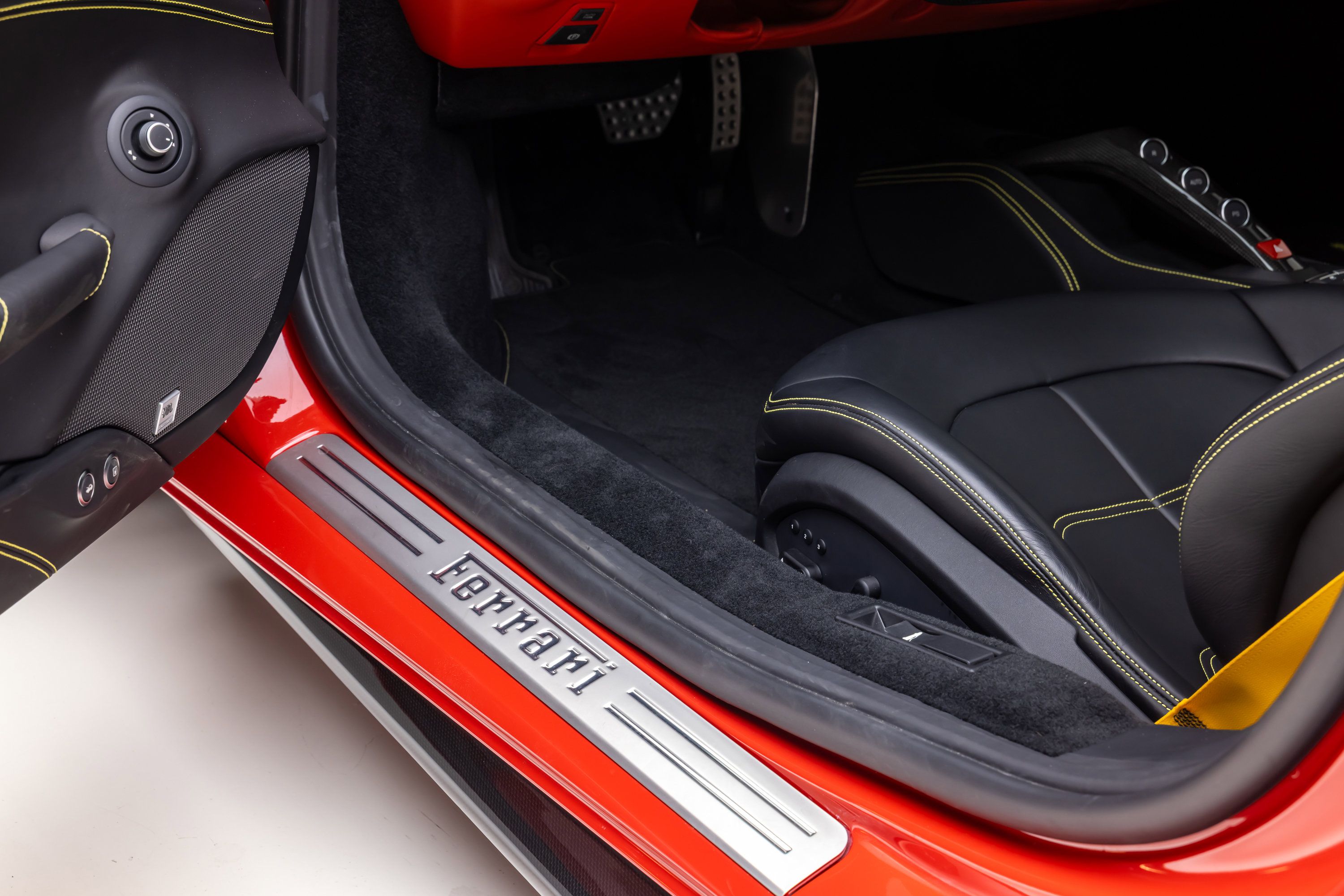 Certified 2018 Ferrari 488 GTB RWD image 64