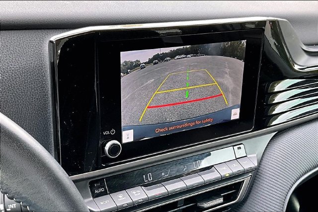 Used 2025 Toyota Camry SE w/ Convenience Package FWD image 14