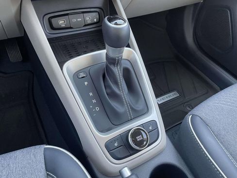 Certified 2024 Hyundai Venue Limited image 21