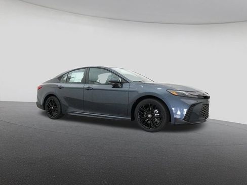 New 2026 Toyota Camry SE image 28