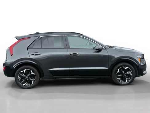Used 2023 Kia Niro Wave w/ Wave Preserve Package FWD image 6