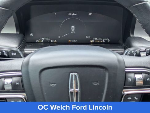 Certified 2022 Lincoln Nautilus FWD w/ Premium Package image 16