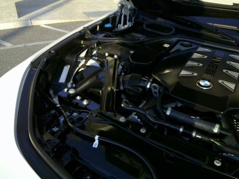 Used 2025 BMW 760i xDrive w/ Executive Package image 60