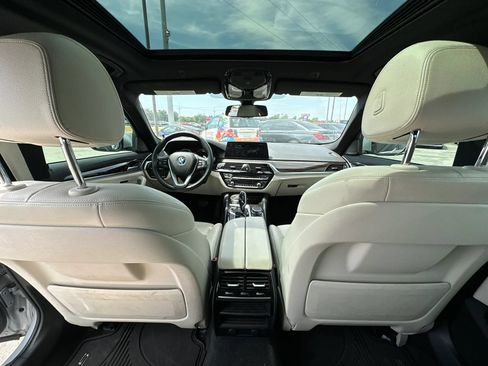 Used 2018 BMW 530e w/ Premium Package 2 RWD image 14