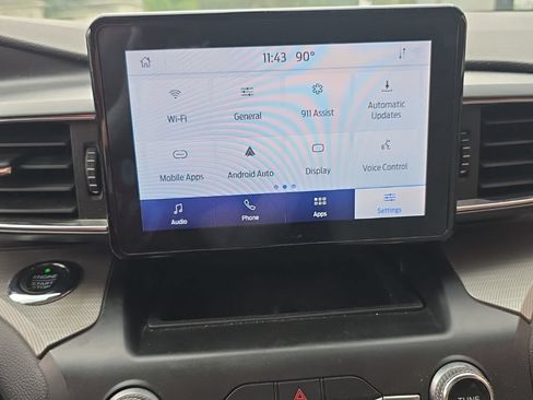 Used 2020 Ford Explorer XLT w/ Equipment Group 202A AWD/4WD image 19