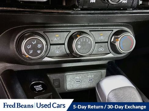Used 2025 Nissan Kicks SV AWD/4WD image 20