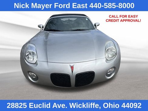 Used 2007 Pontiac Solstice Convertible w/ Premium Package image 2