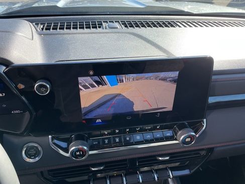 Used 2024 Chevrolet Colorado Z71 w/ Z71 Convenience Package 2 image 12