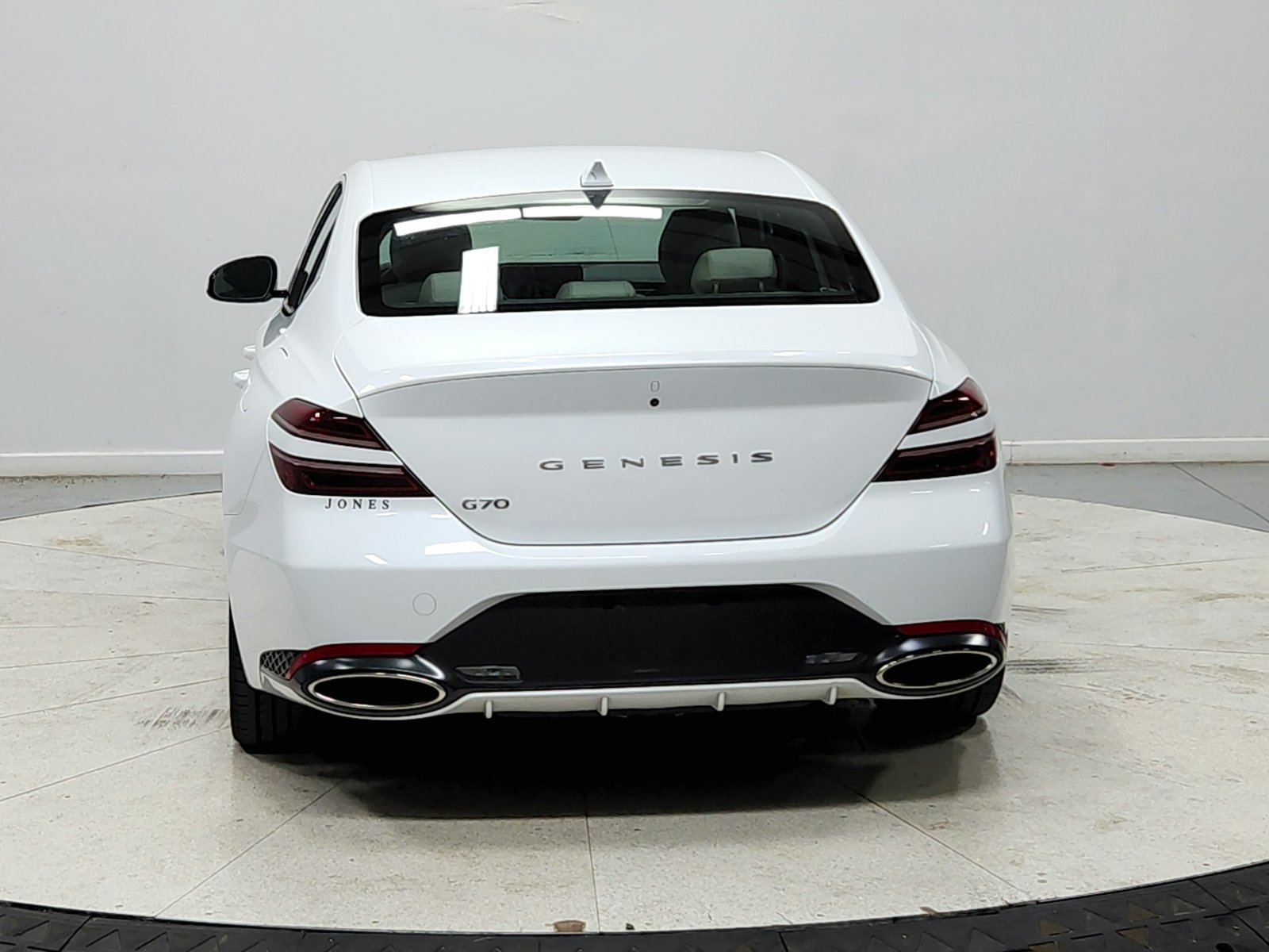 Used 2025 Genesis G70 2.5T RWD image 7
