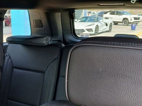 Used 2022 GMC Yukon XL Denali image 10