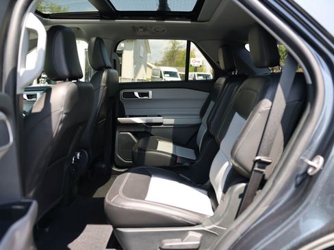 Used 2023 Ford Explorer XLT w/ Equipment Group 202A AWD/4WD image 16