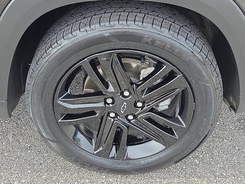 Used 2024 Chevrolet Trax ACTIV w/ Sunroof Package image 7