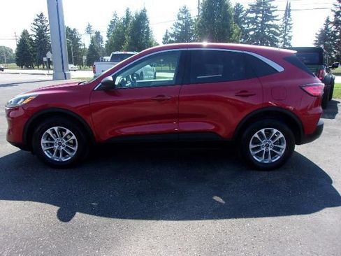 Certified 2022 Ford Escape SE w/ Convenience Package AWD/4WD image 2