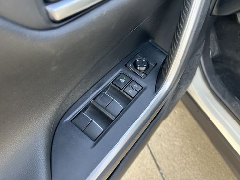 Used 2020 Toyota RAV4 XSE AWD/4WD image 13