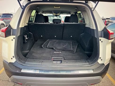 Certified 2023 Nissan Rogue SV image 7