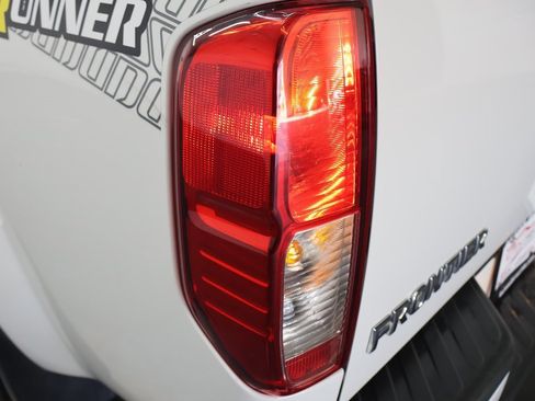 Used 2019 Nissan Frontier Desert Runner image 25