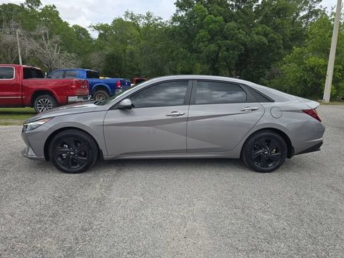 Used 2023 Hyundai Elantra SEL image 6