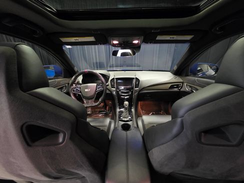 Used 2018 Cadillac ATS V w/ Luxury Package RWD image 2