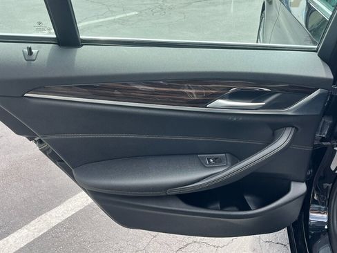 Used 2018 BMW 530i xDrive AWD/4WD image 22