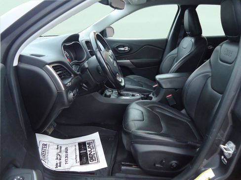 Used 2021 Jeep Cherokee Latitude Lux w/ Comfort/Convenience Group image 24